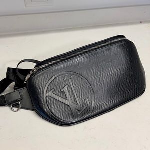 LV X Supreme Leather Fanny Pack 100% authentic